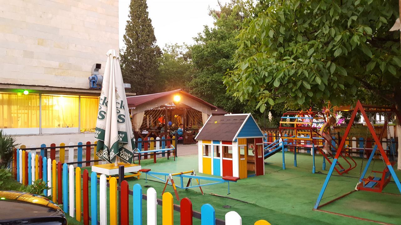 بيزوندا U Iriny Hotel المظهر الخارجي الصورة